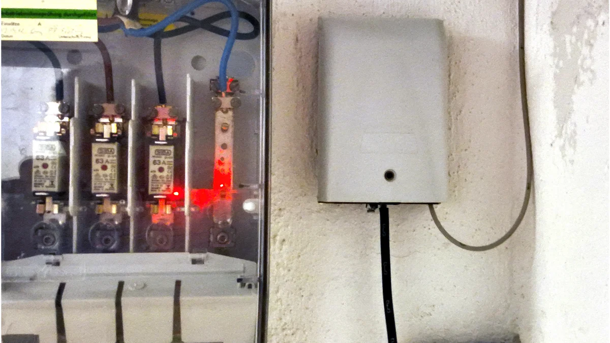 PV-Hausanschlusskasten Normalaufnahme ohne Person